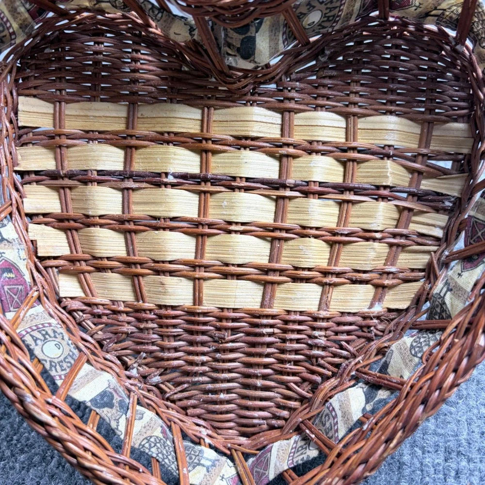 Vintage 1998 Home Styles Hermitage Pottery Heart‎ Wicker Basket Fabric Lined